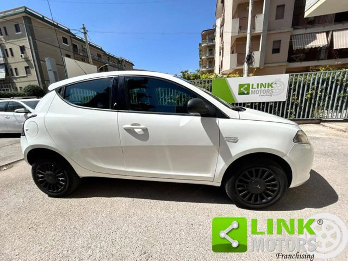 Lancia Ypsilon 0.9 TwinAir 85 CV 5 porte S&S Elefantino (13)