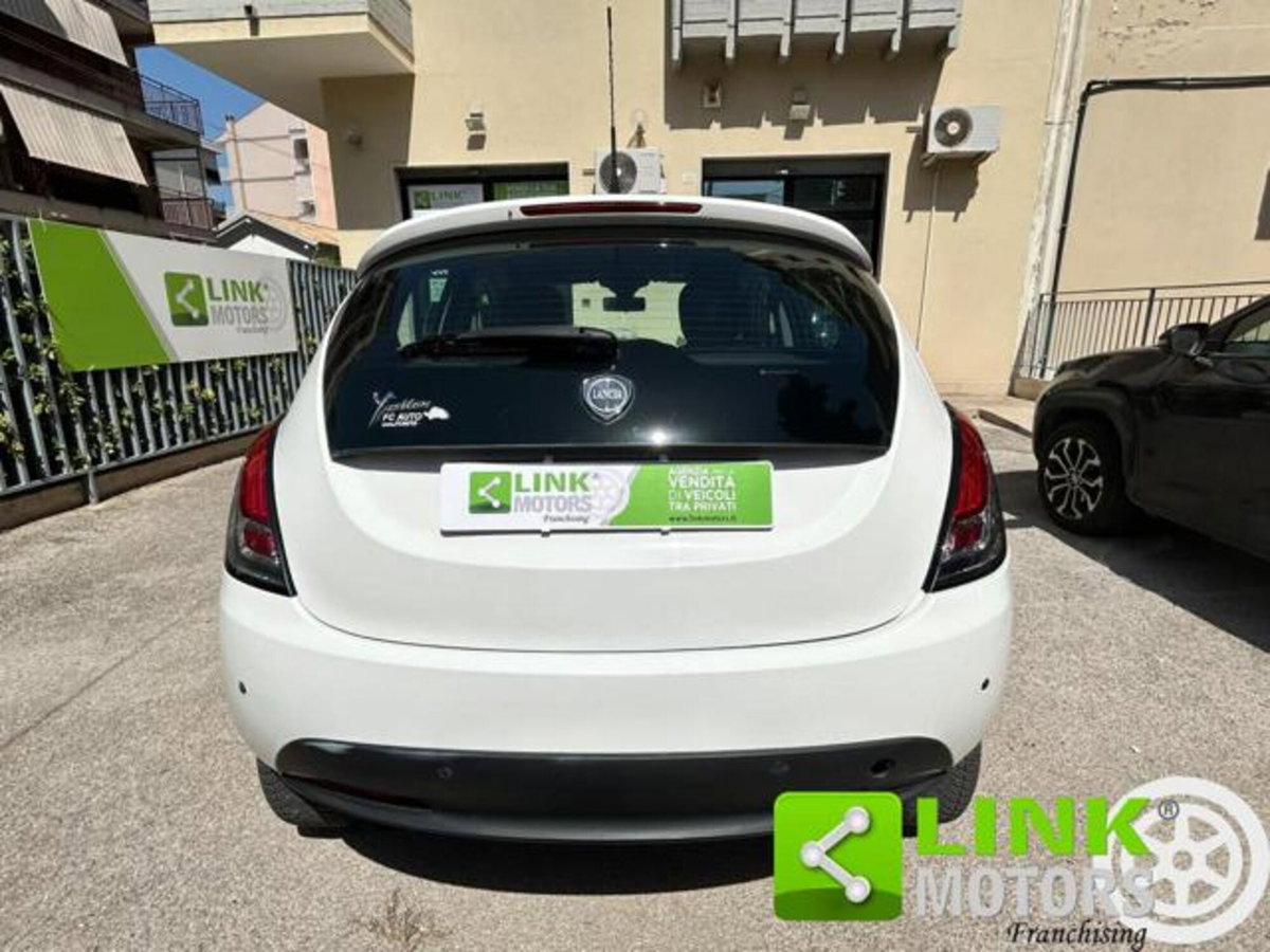 Lancia Ypsilon 0.9 TwinAir 85 CV 5 porte S&S Elefantino (9)