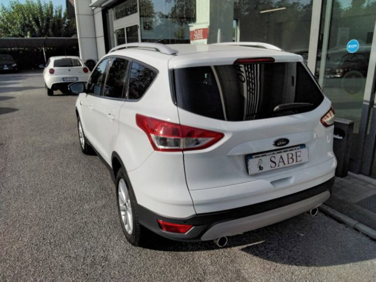 Ford Kuga 2.0 TDCI 150 CV S&S 4WD Titanium X (10)