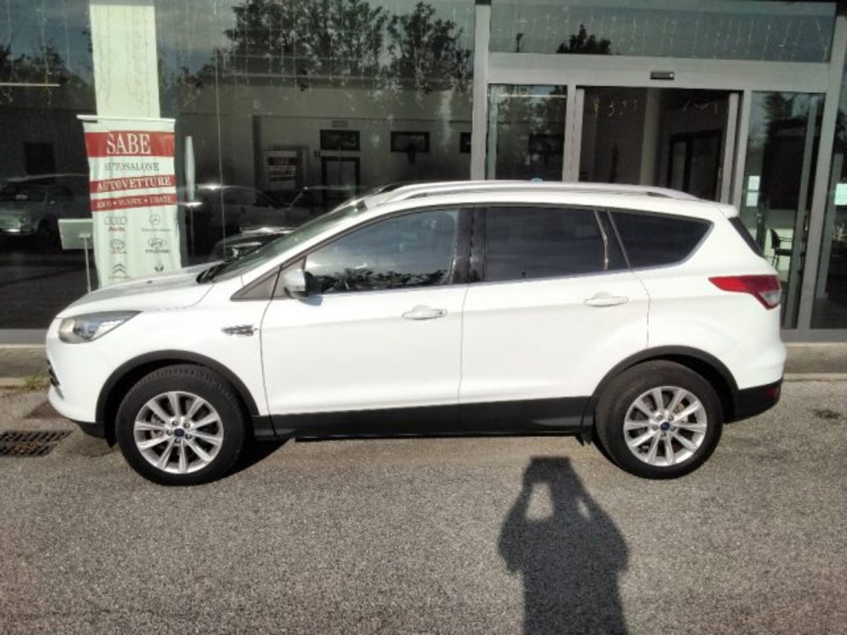 Ford Kuga 2.0 TDCI 150 CV S&S 4WD Titanium X (12)