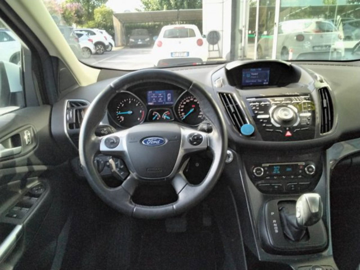 Ford Kuga 2.0 TDCI 150 CV S&S 4WD Titanium X (14)