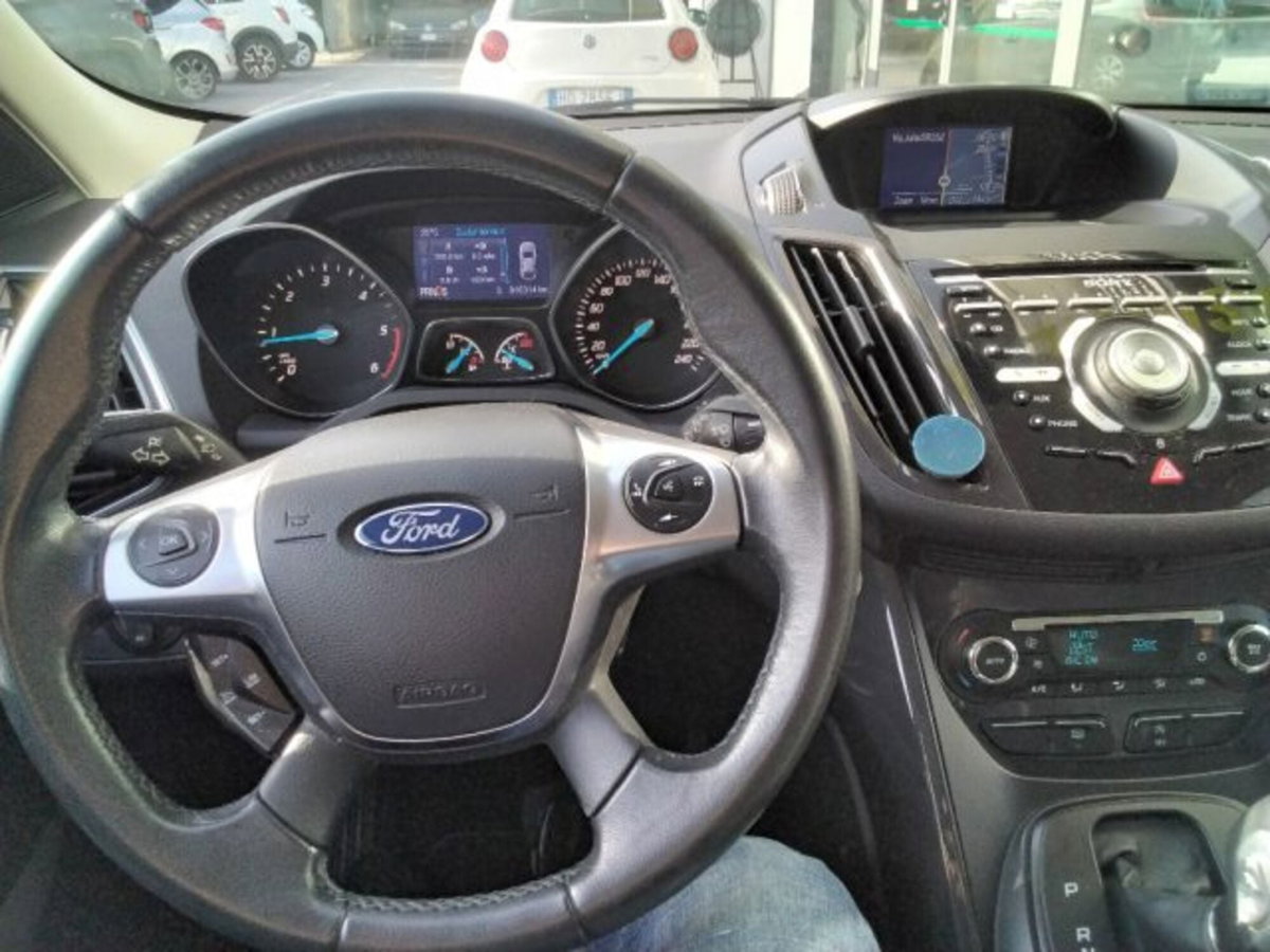 Ford Kuga 2.0 TDCI 150 CV S&S 4WD Titanium X (18)