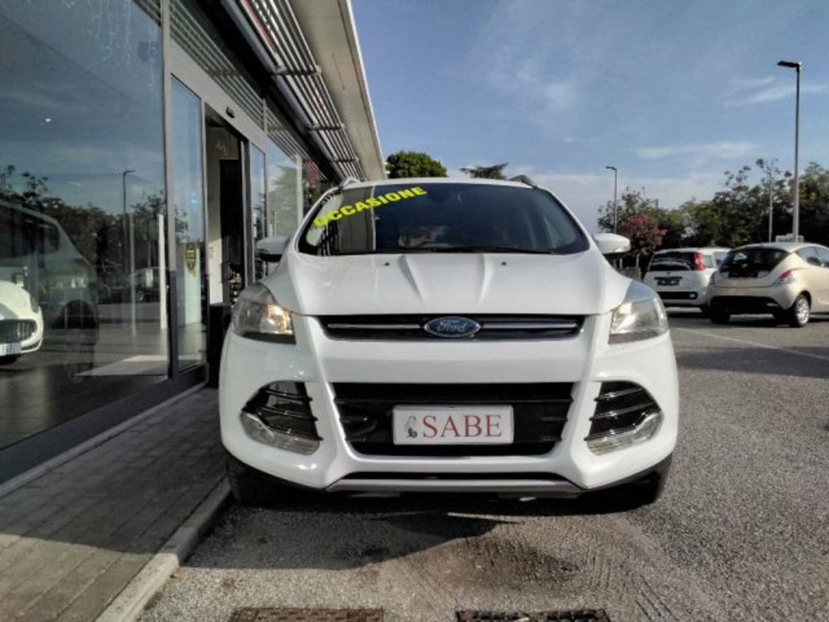 Ford Kuga 2.0 TDCI 150 CV S&S 4WD Titanium X (4)