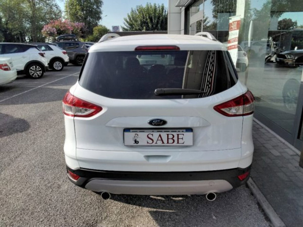 Ford Kuga 2.0 TDCI 150 CV S&S 4WD Titanium X (9)