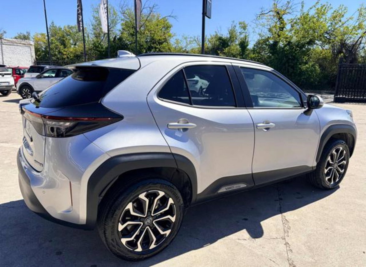 Toyota Yaris Cross 1.5 Hybrid 5p. E-CVT Orange Edition (4)