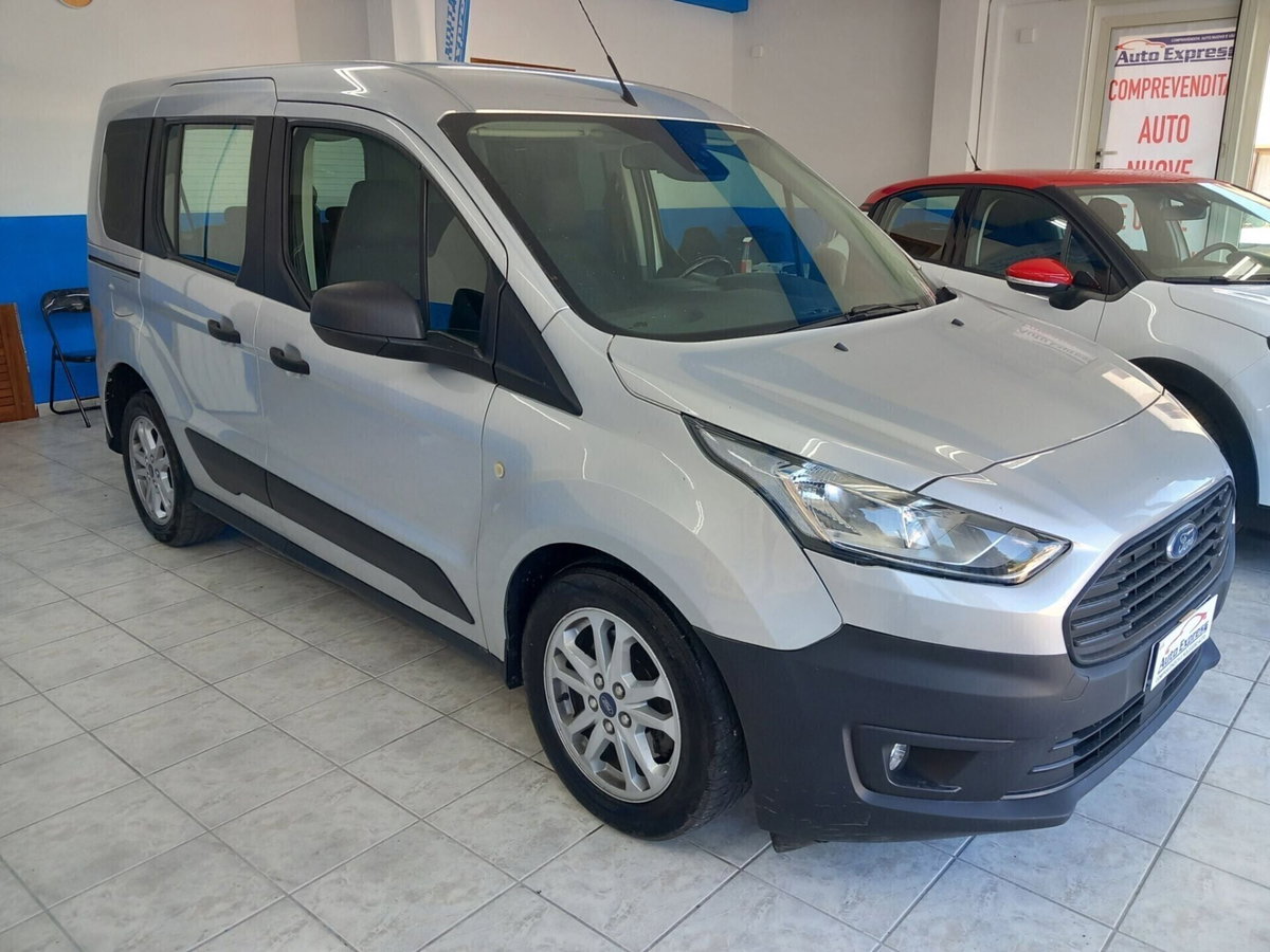 Ford Tourneo Connect 1.5 TDCi 120 CV Titanium (2)