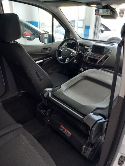Ford Tourneo Connect 1.5 TDCi 120 CV Titanium (20)