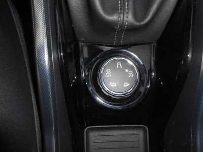 Peugeot 2008 e-HDi 115 CV Stop&Start Allure (13)