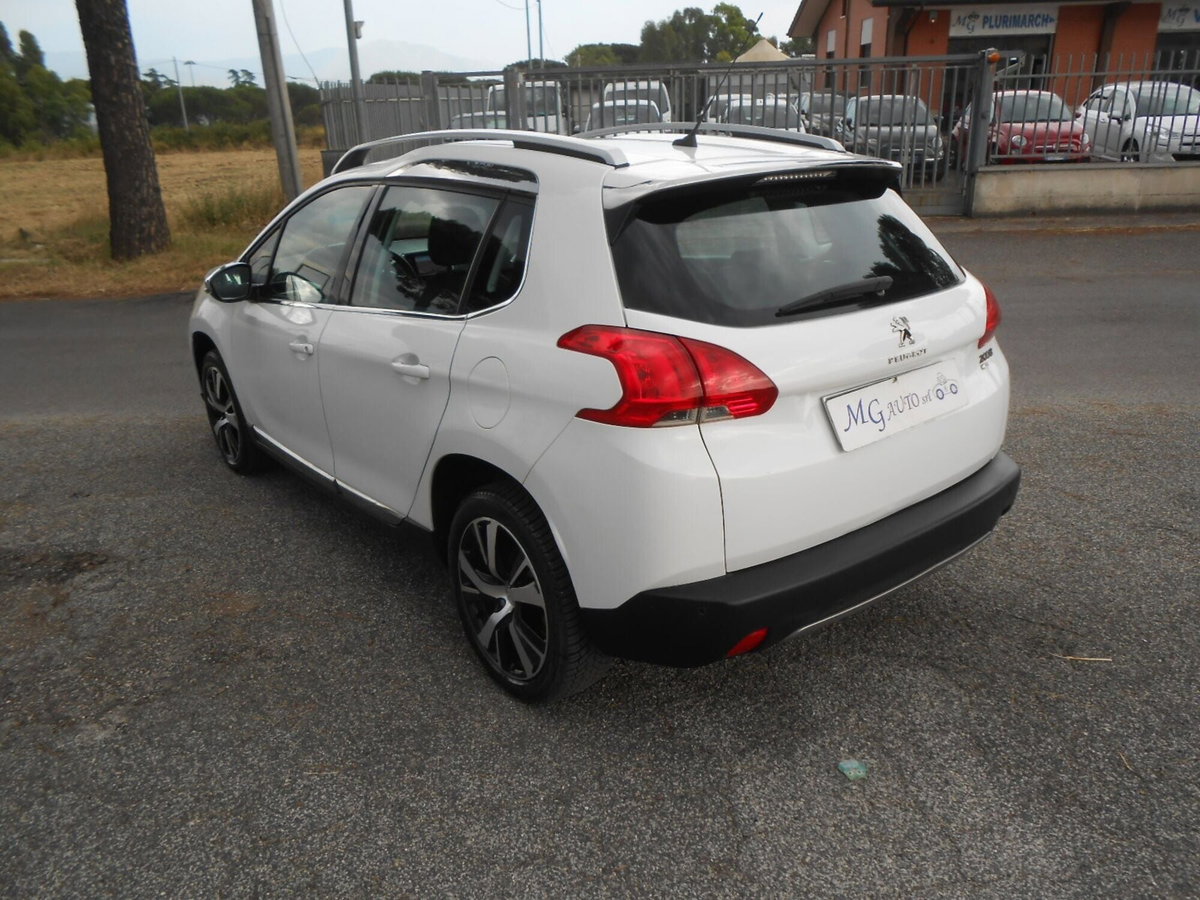 Peugeot 2008 e-HDi 115 CV Stop&Start Allure (4)