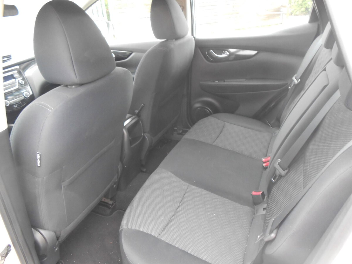 Nissan Qashqai 1.5 dCi Acenta (8)