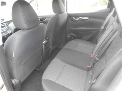 Nissan Qashqai 1.5 dCi Acenta (8)