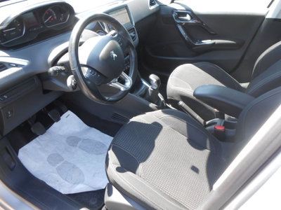 Peugeot 208 82 5 porte Allure (5)