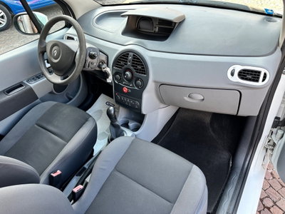 Renault Modus 1.2 16V Live (9)