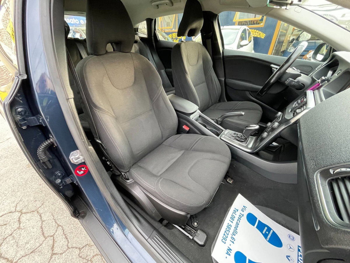 Volvo V40 Cross Country D2 1.6 Kinetic (16)
