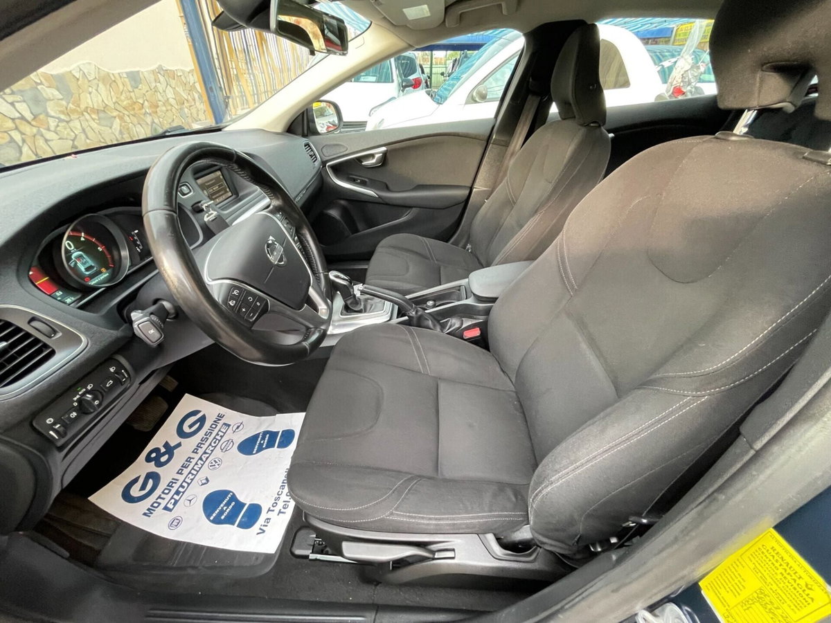 Volvo V40 Cross Country D2 1.6 Kinetic (17)