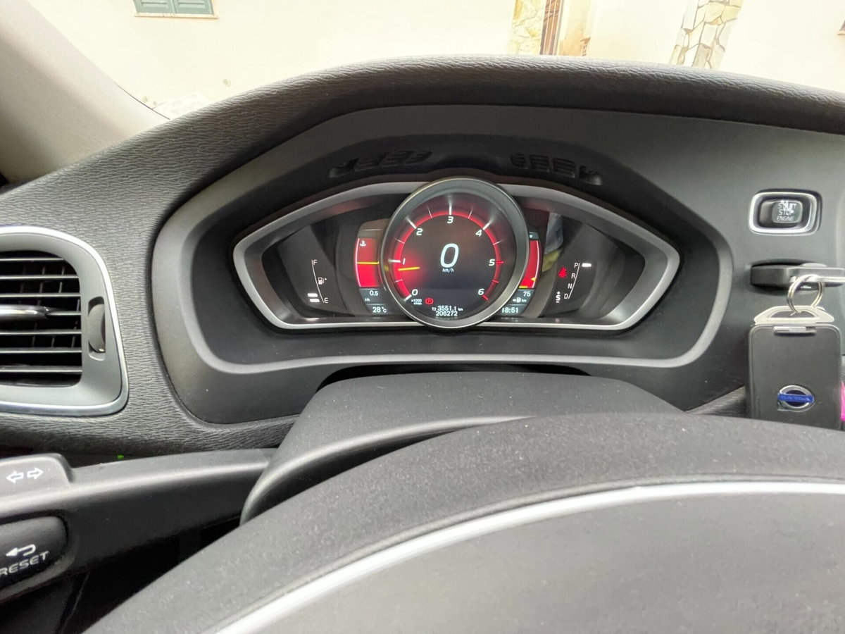 Volvo V40 Cross Country D2 1.6 Kinetic (20)
