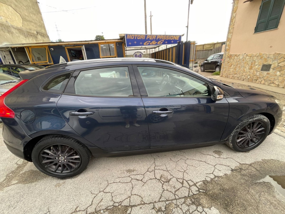 Volvo V40 Cross Country D2 1.6 Kinetic (5)