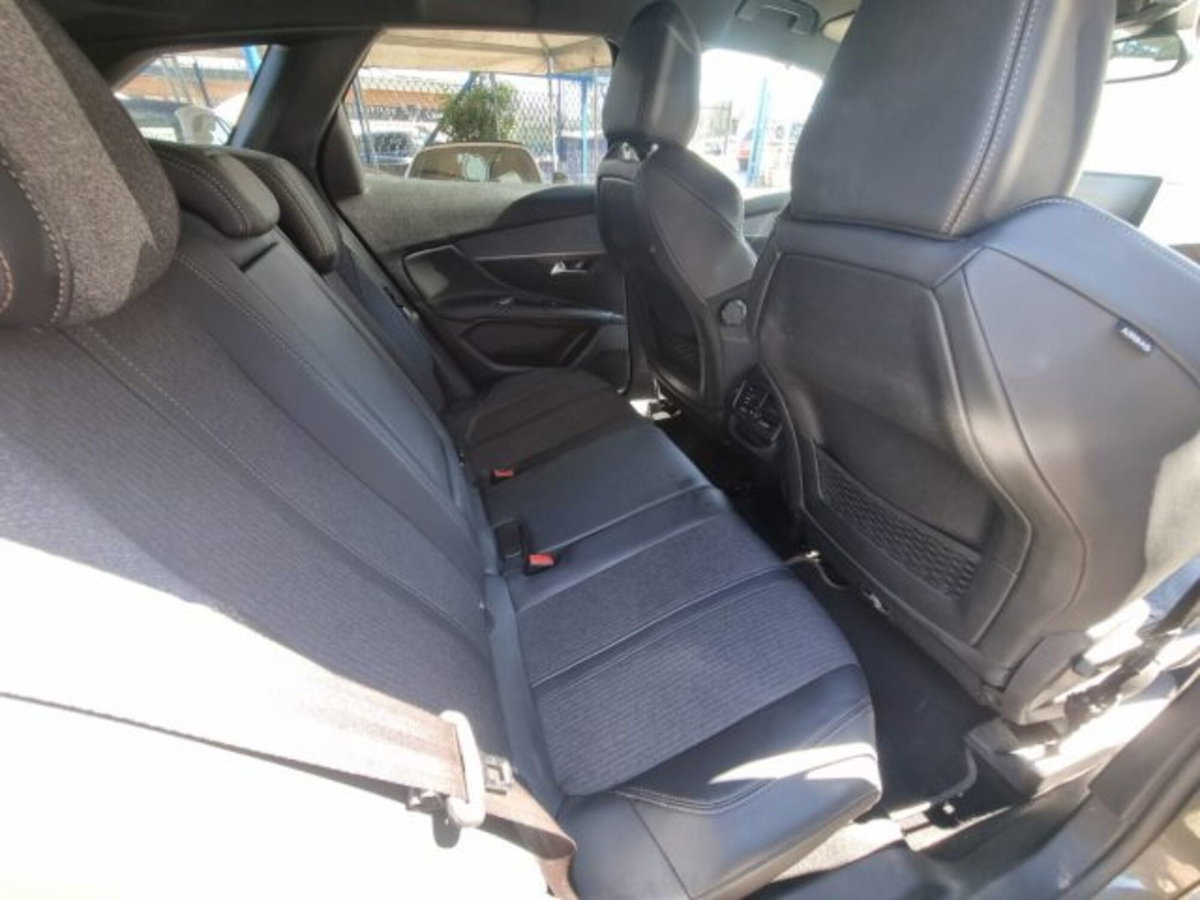 Peugeot 3008 BlueHDi 130 S&S EAT8 Active Pack (16)