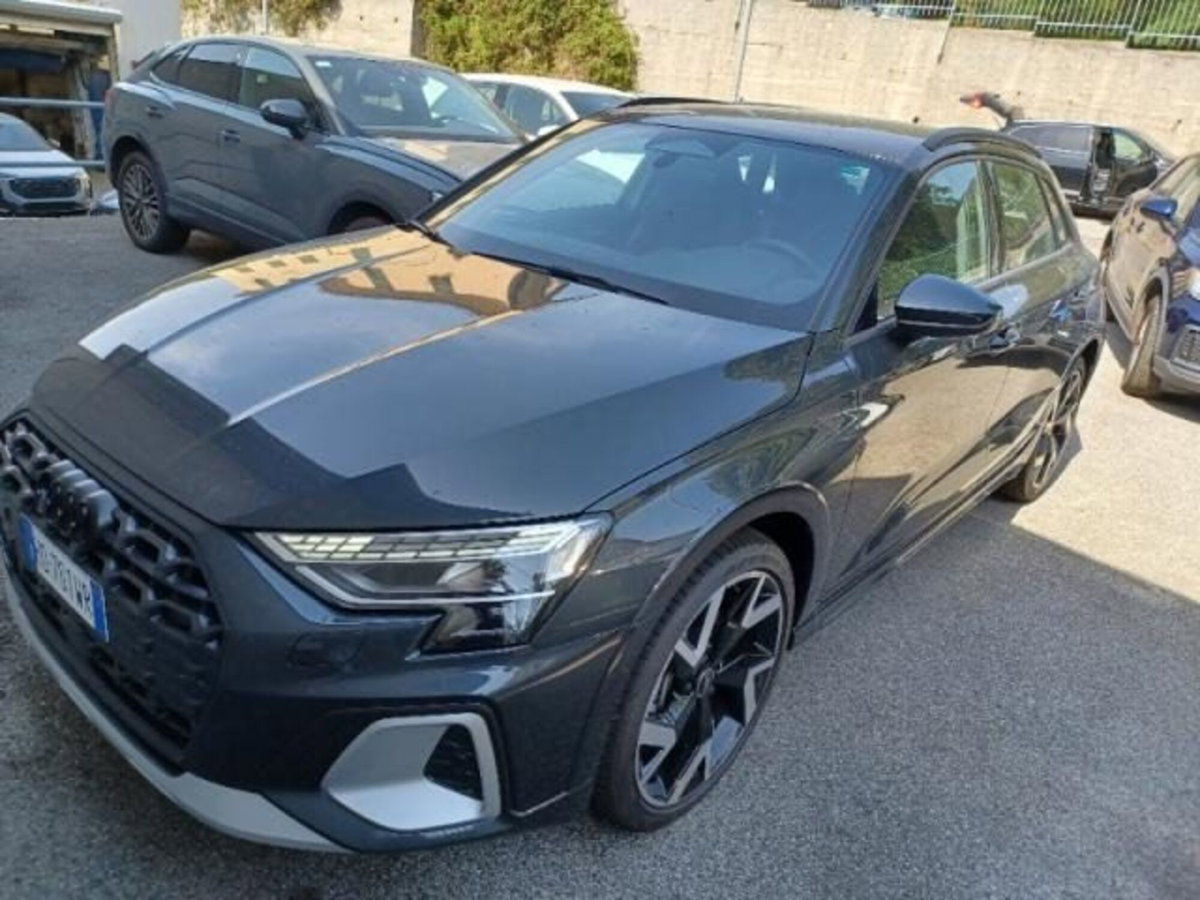 Audi A3 allstreet 2.0 tdi Identity Contrast 150cv s-tronic