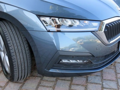 Skoda Octavia Station Wagon 1.5 G-TEC DSG Wagon Executive (4)