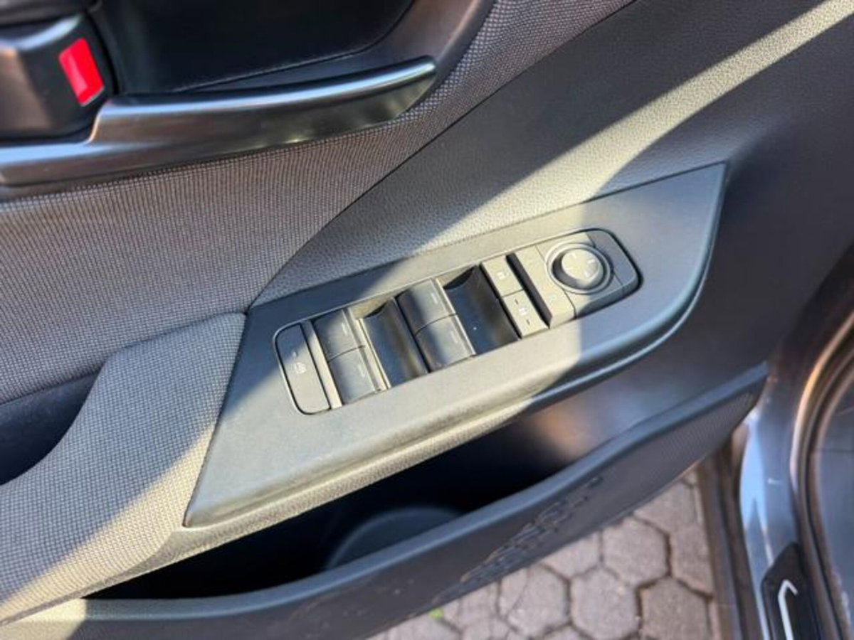 Toyota Toyota C-HR 1.8 Hybrid E-CVT Active (19)