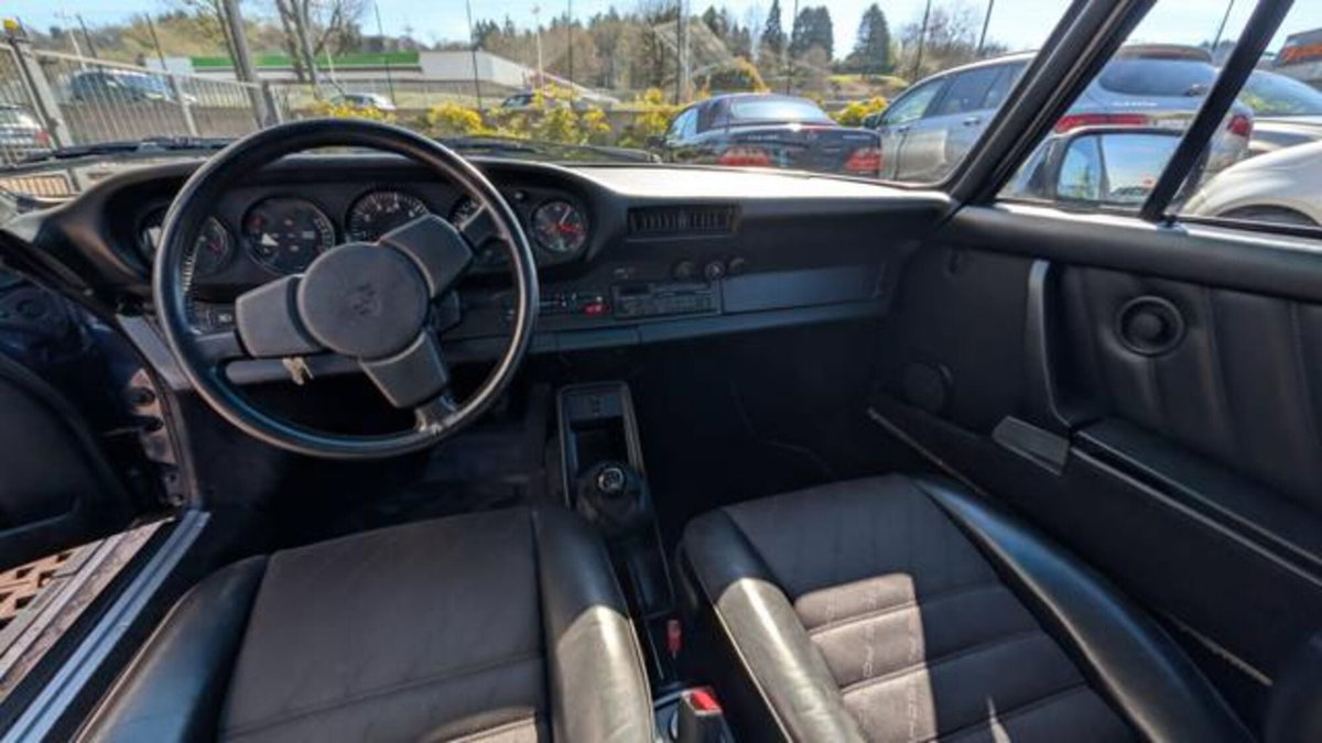 Porsche 911 Cabrio Carrera 3.2 (9)