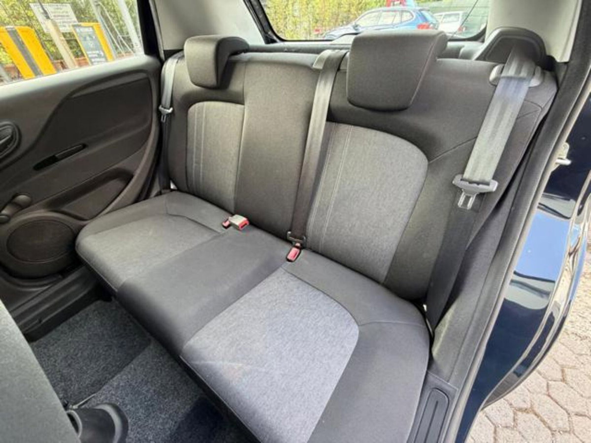 Fiat Punto 1.2 8V 5 porte Street (12)