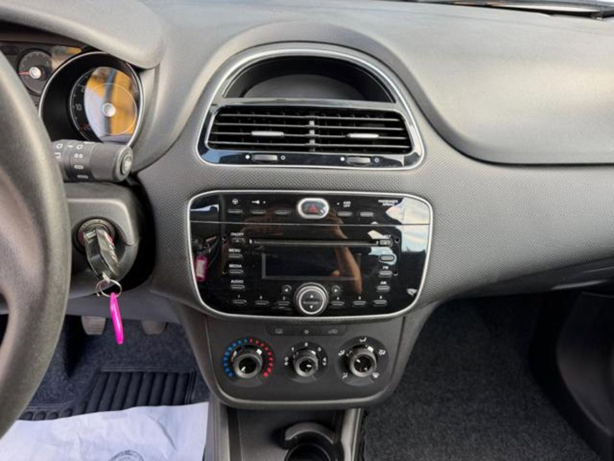 Fiat Punto 1.2 8V 5 porte Street (9)