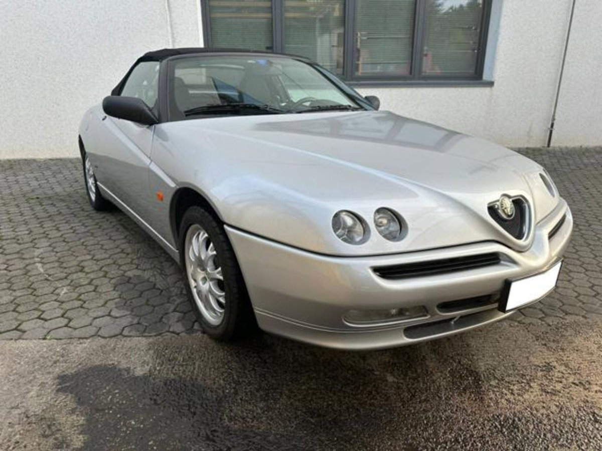 Alfa Romeo Spider 1.8i 16V Twin Spark cat (6)