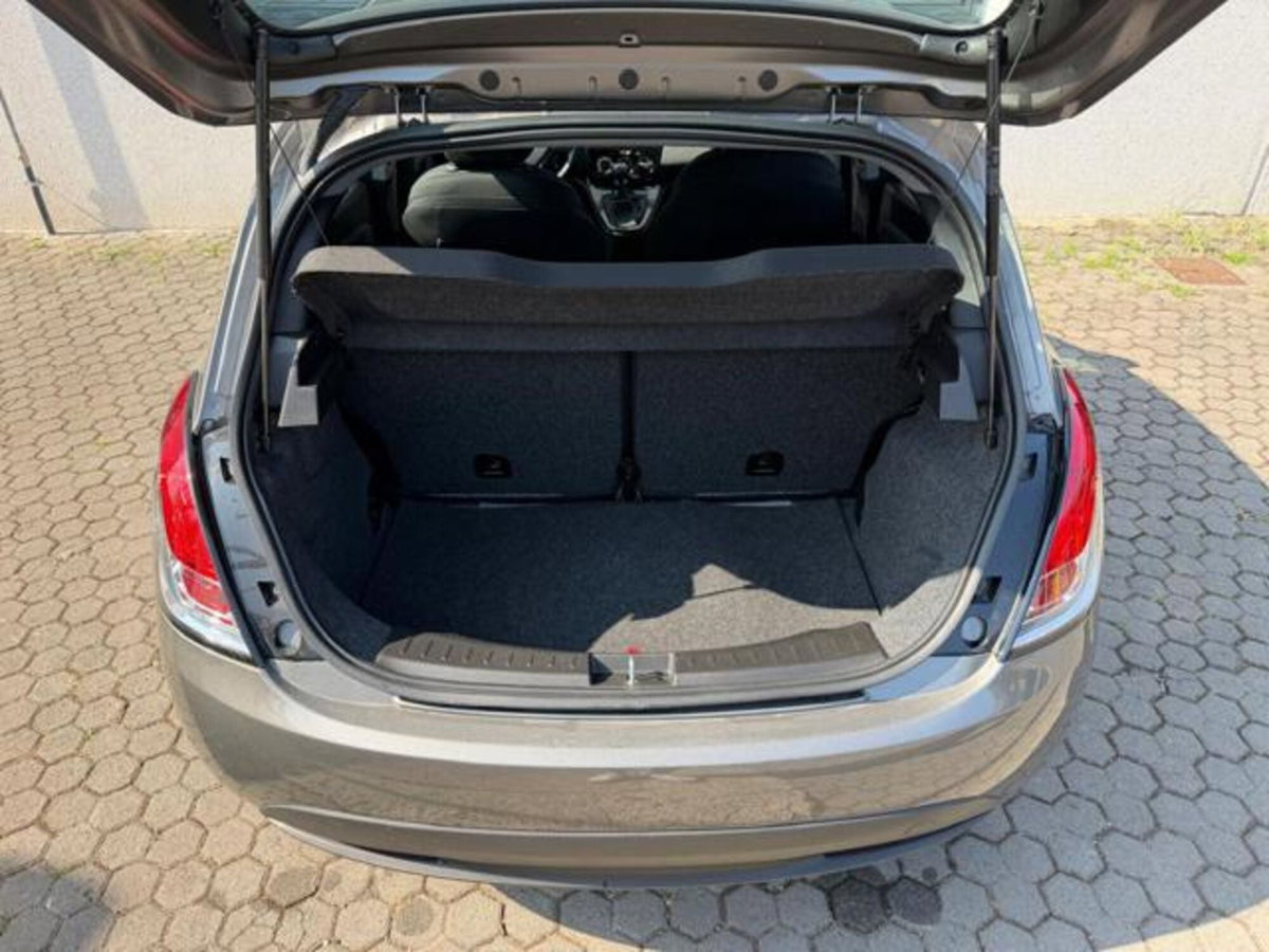 Lancia Ypsilon 1.0 FireFly 5 porte S&S Hybrid Silver Plus (8)