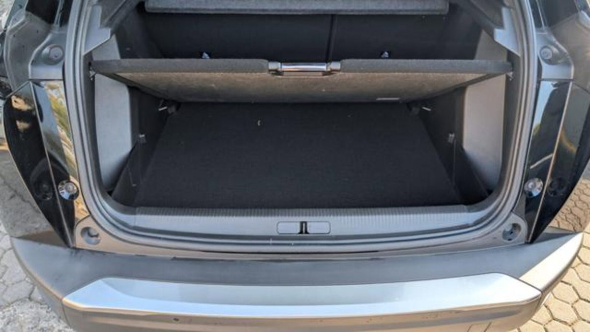 Peugeot 2008 BlueHDi 130 S&S EAT8 Allure Pack (10)
