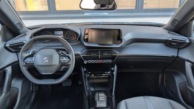 Peugeot 2008 BlueHDi 130 S&S EAT8 Allure Pack (11)