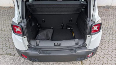 Jeep Renegade 1.3 T4 190CV PHEV 4xe AT6 Limited (8)