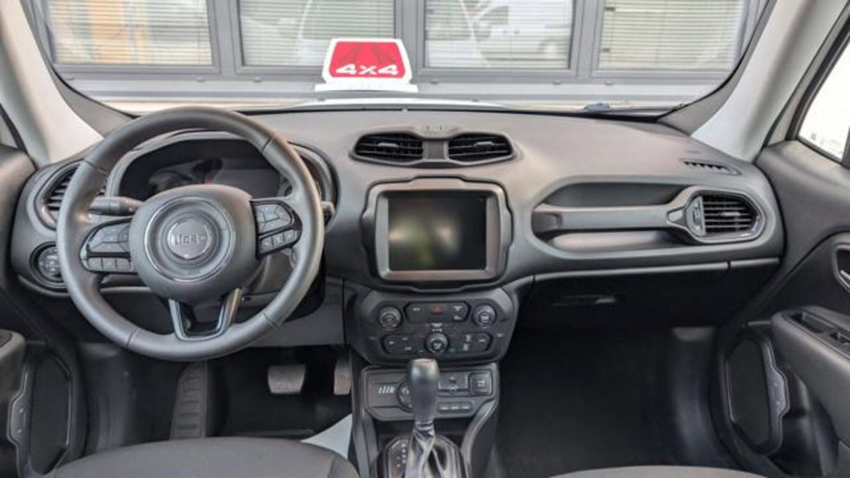 Jeep Renegade 1.3 T4 190CV PHEV 4xe AT6 Limited (9)