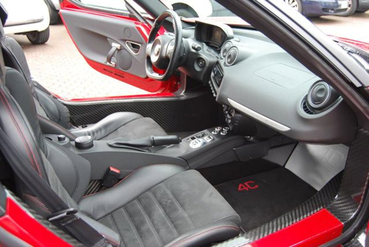 Alfa Romeo 4C Coupé 4C 1750 TBi (14)