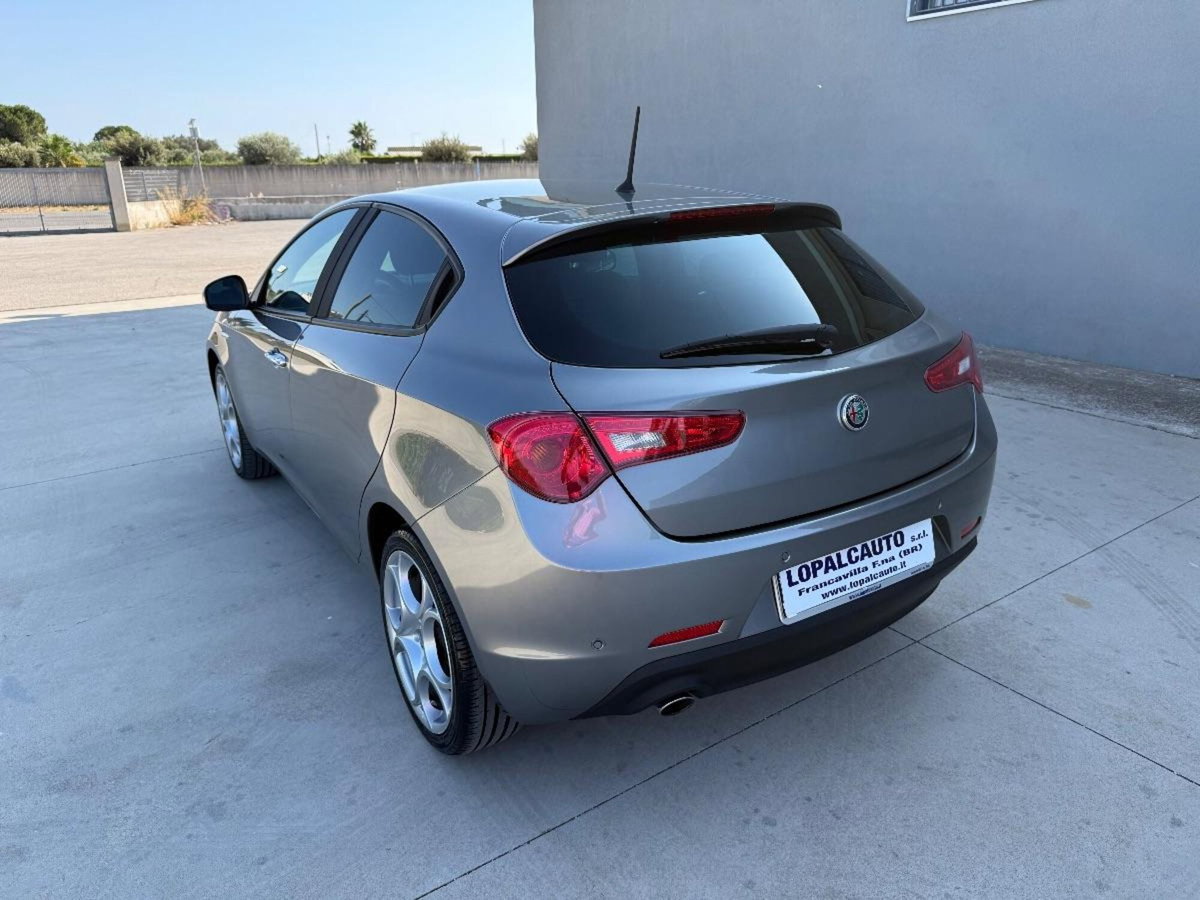 Alfa Romeo Giulietta 1.6 JTDm Super 120cv (2)