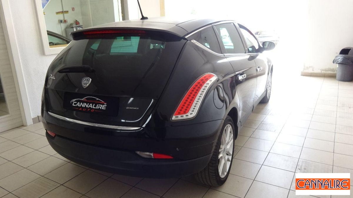 Lancia Delta 1.6 MJT DPF Oro (6)
