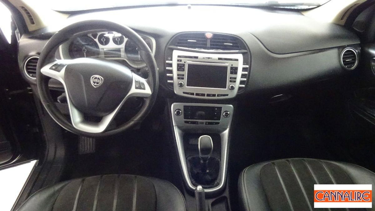Lancia Delta 1.6 MJT DPF Oro (7)