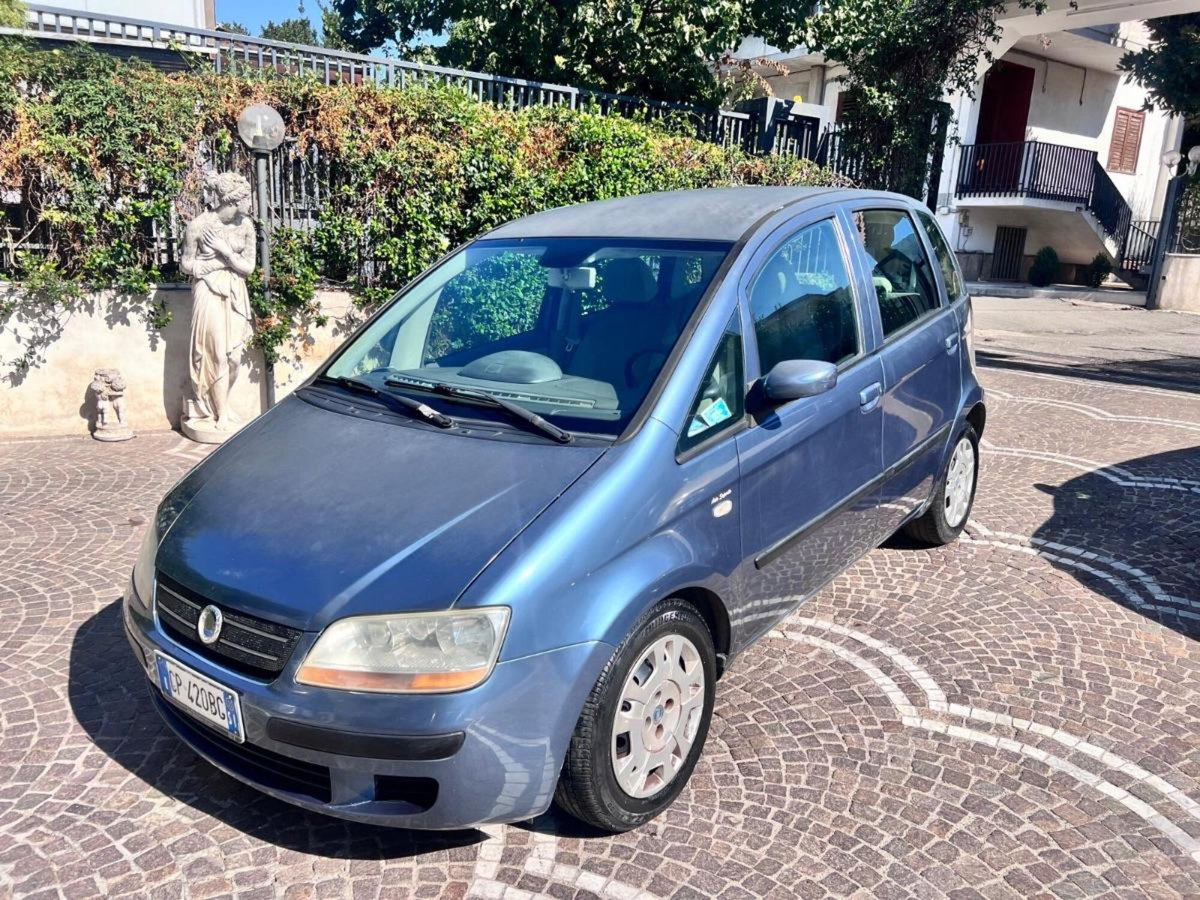 Fiat Idea 1.3 Multijet 16V Emotion (10)