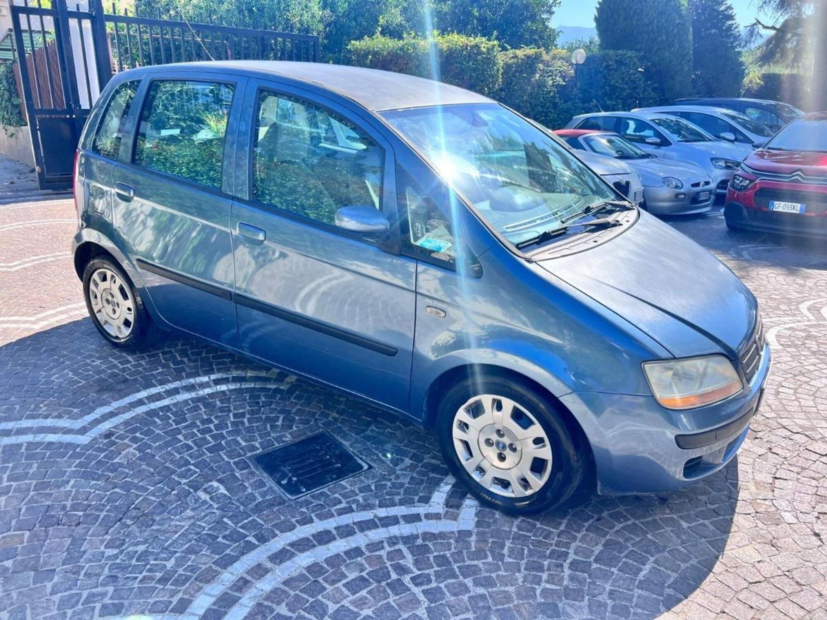 Fiat Idea 1.3 Multijet 16V Emotion (2)