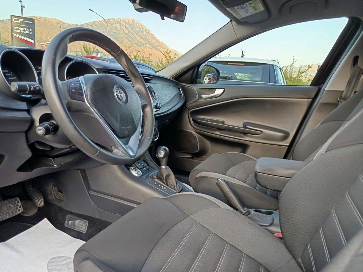 Alfa Romeo Giulietta 1.6 JTDm Super 120cv tct (10)