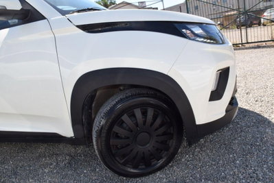 Mahindra KUV100 KUV100 1.2 VVT K8 (13)