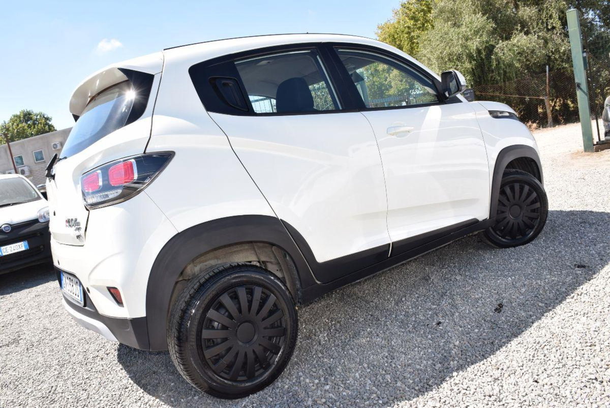 Mahindra KUV100 KUV100 1.2 VVT K8 (5)