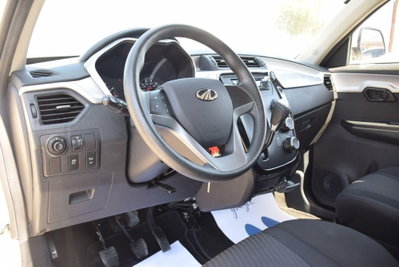 Mahindra KUV100 KUV100 1.2 VVT K8 (6)