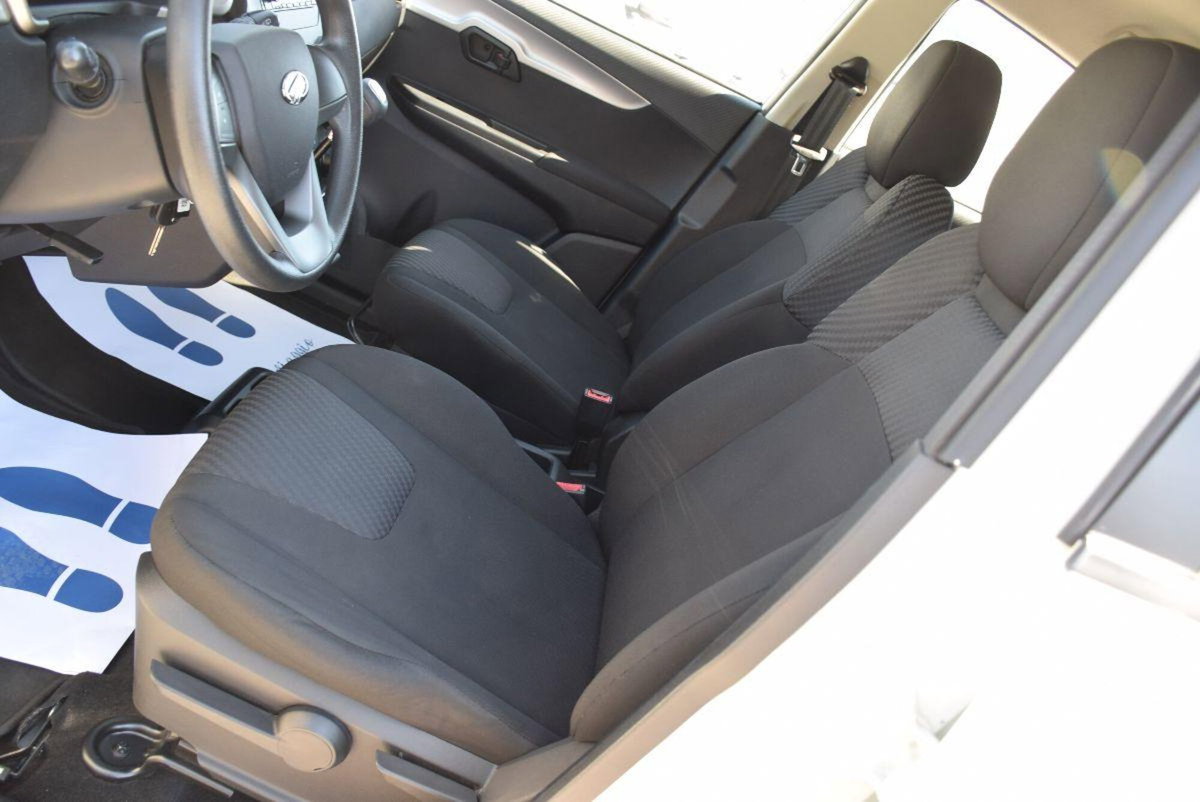 Mahindra KUV100 KUV100 1.2 VVT K8 (7)