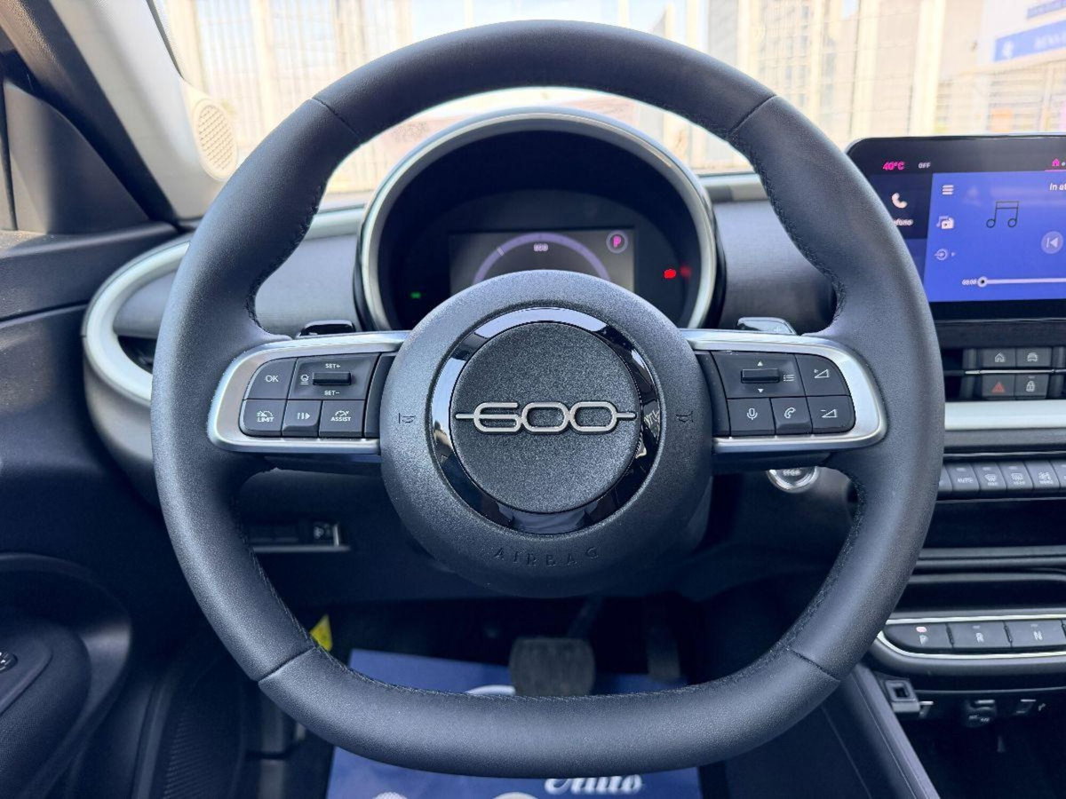 Fiat 600 1.2 hybrid 110cv auto (19)