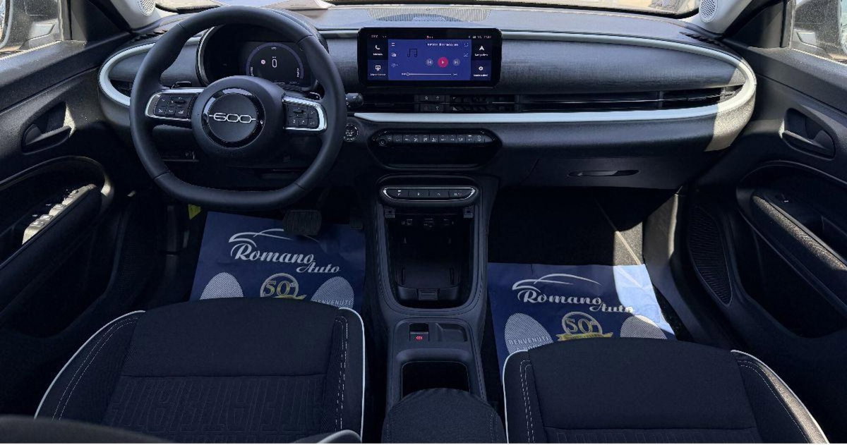 Fiat 600 1.2 hybrid 110cv auto (6)