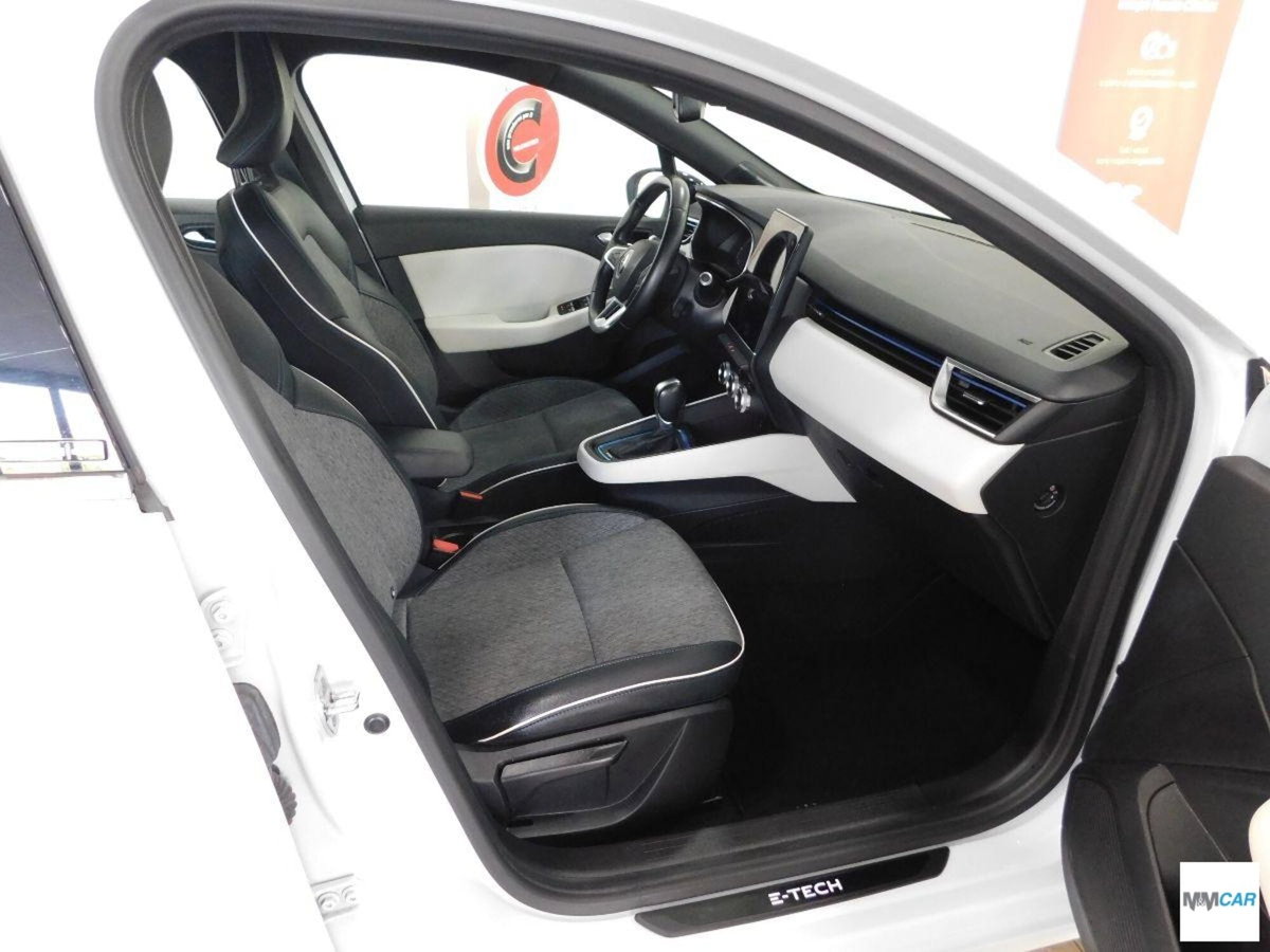 Renault Clio Full Hybrid E-Tech 140 CV 5 porte E-Tech (9)