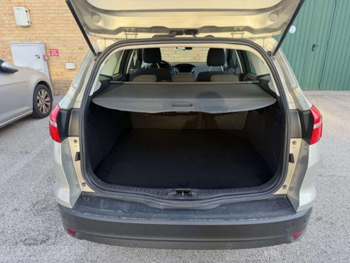 Ford Focus Station Wagon 1.5 TDCi 120 CV Start&Stop SW Plus (6)