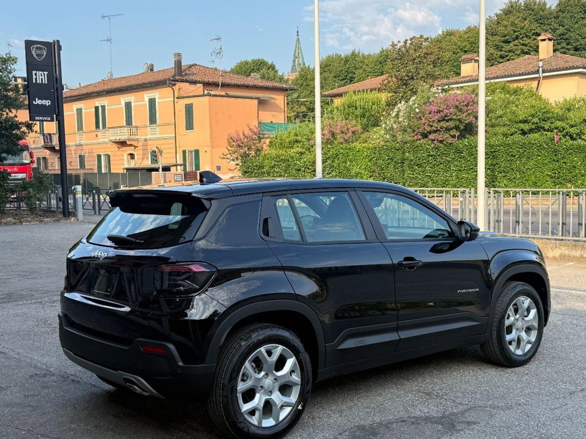 Jeep Avenger 1.2 turbo e-hybrid mhev Altitude fwd 110cv edct6 (3)